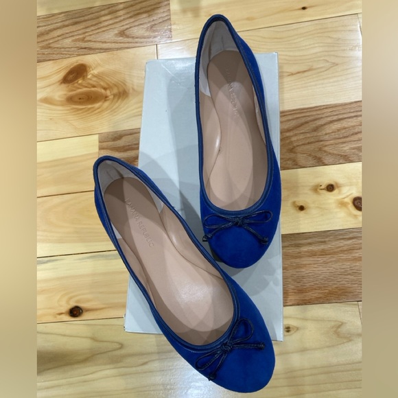 Banana Republic size 6 Blue suede ballerina flats - Picture 2 of 11